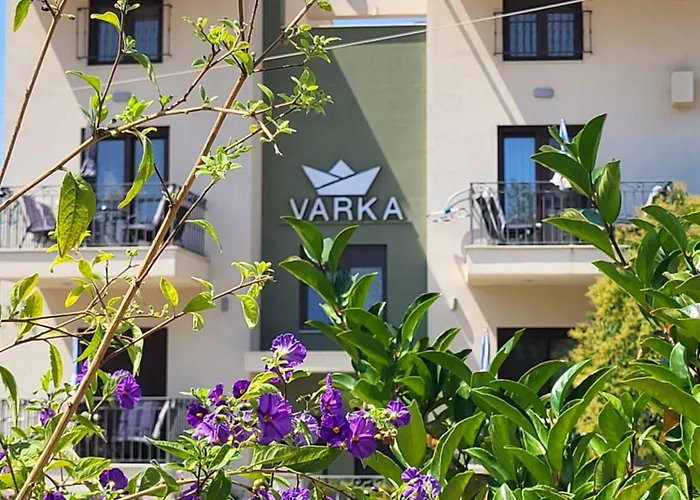 Lägenhetshotell Varka 3*