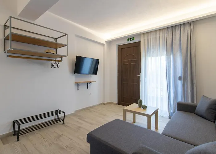 Varka Nikiti (Sithonia)